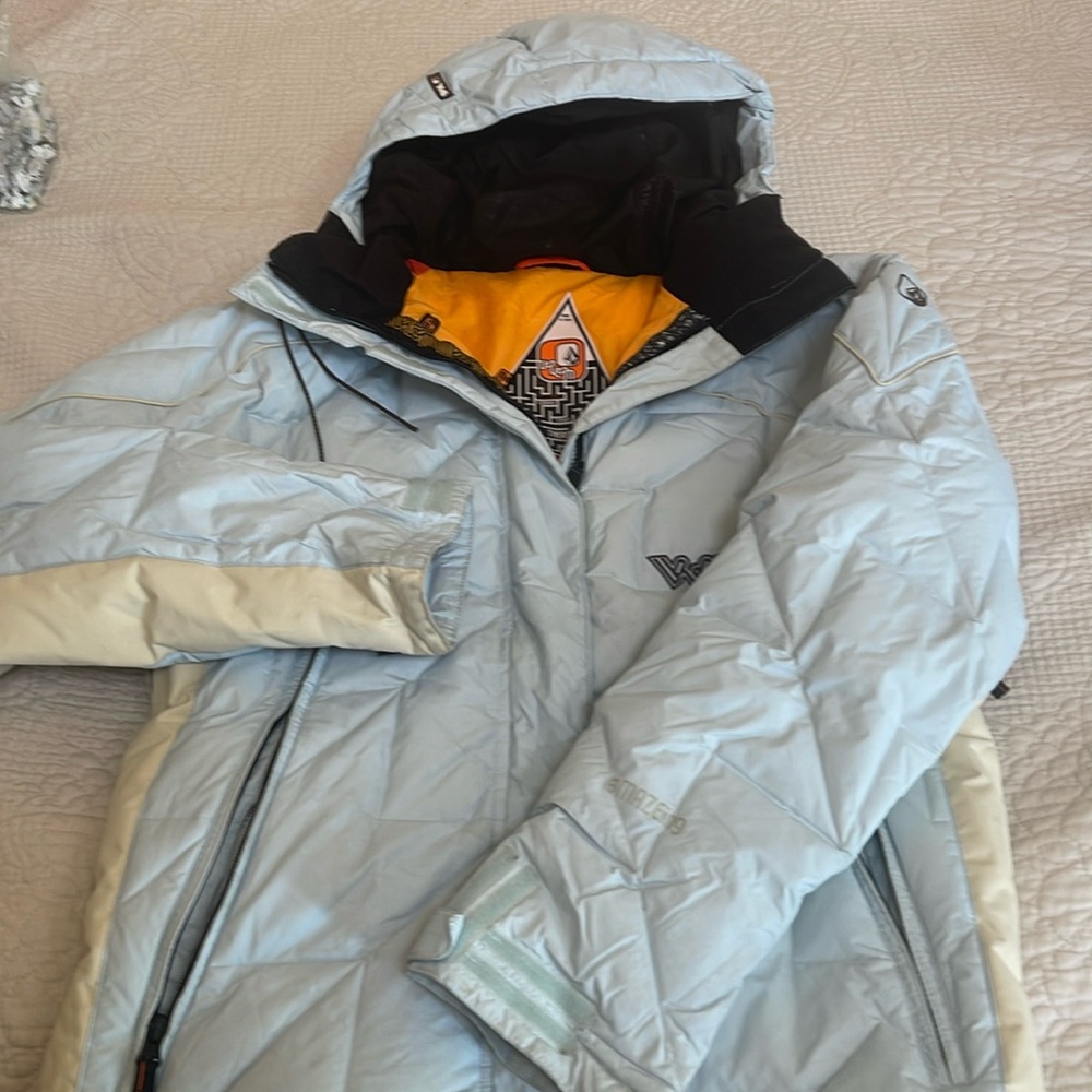 Absolutely beautiful Volcom ski jacket like new